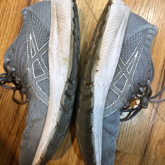 ASICS size 10 grey - Picture 6 of 16